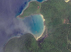 4 jaar oude Luchtfoto van Bang Bao Baai in Koh Kood
