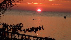 de meest indrukwekkende zonsondergangen zie je rond het einde van het jaar